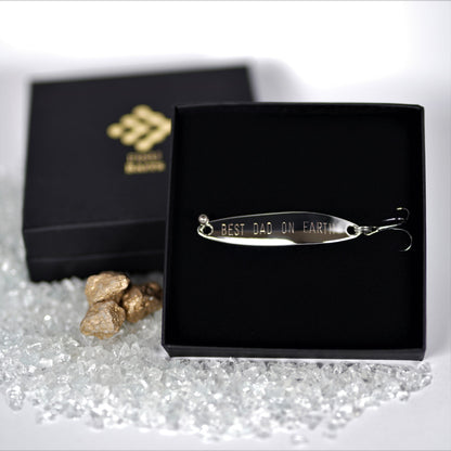Geschenk für Angler,veredelte Angelköder mit Gravur "BEST DAD ON EARTH"